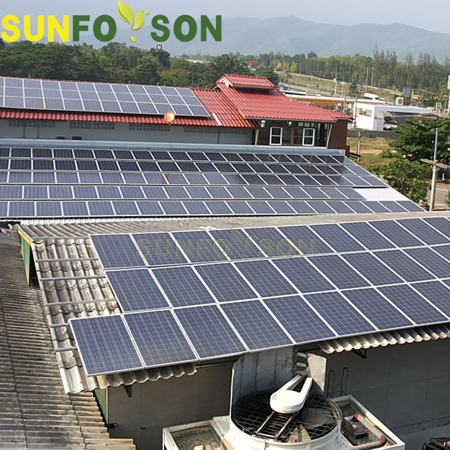 Hay cuatro razones para instalar energía solar fotovoltaica de generación de energía del sistema en el techo de una casa