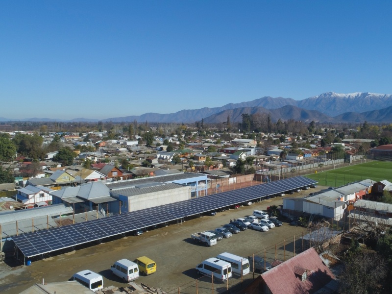 Las cocheras solares surgen como infraestructura clave en la era de la carga de vehículos eléctricos