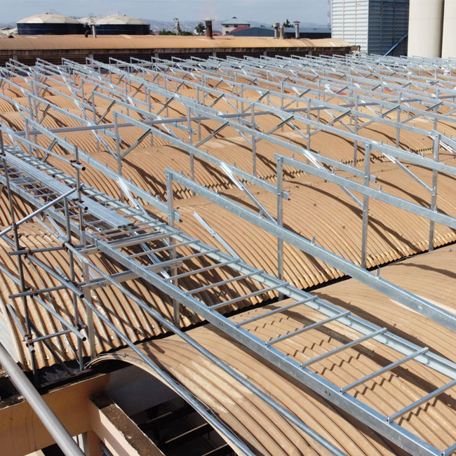  De Ghana 1,1MW El soporte fotovoltaico personalizado de techo curvo brilla