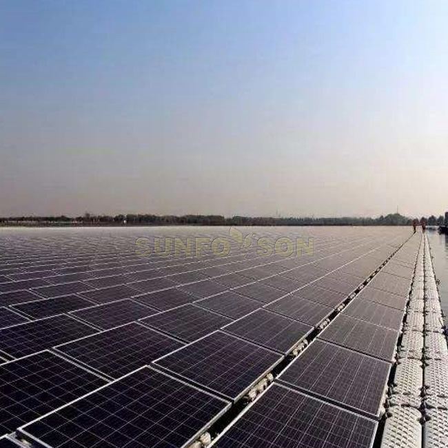 Francia lanza la primera estación de energía fotovoltaica flotante