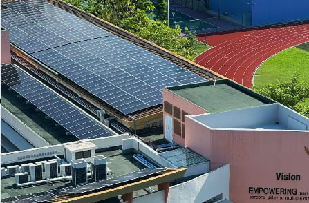 Soluciones personalizadas de montaje solar para cada tipo de techo: 420 paneles instalados en Singapur
